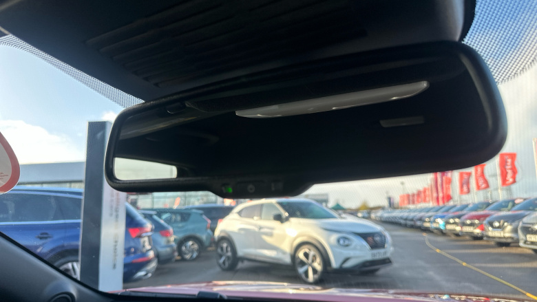 Nissan Juke 1.0 DiG-T 114 Tekna 5dr Petrol Hatchback